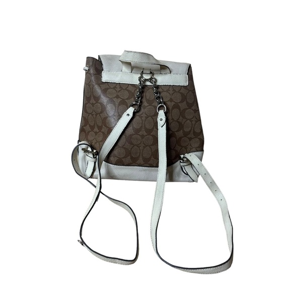 Coach × Disney Collaboration El Backpack Signature Canvas with Dumbo - Picture 2 of 16